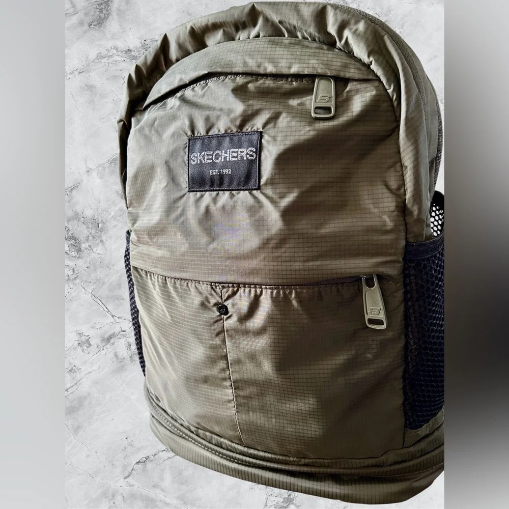 Skechers 16” Army Green Backpack Mesh Pockets & Padded Straps